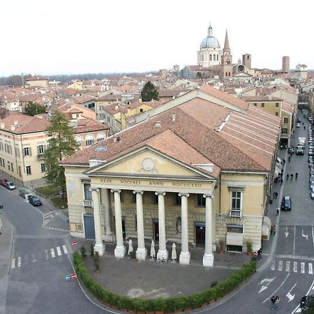 Hotel Italia City Center Мантуя Экстерьер фото